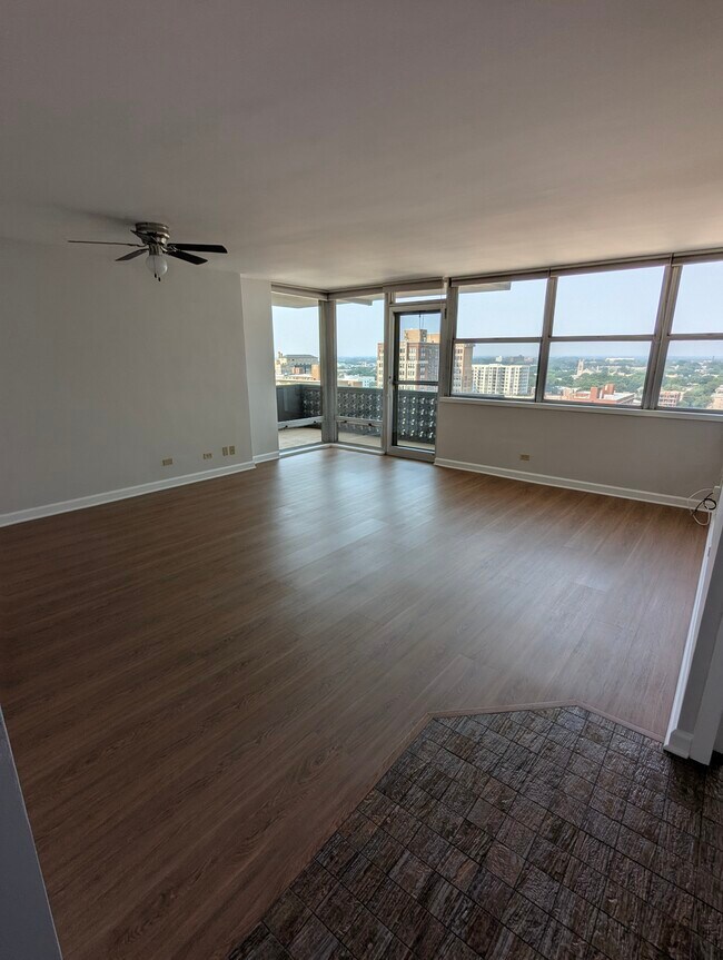 Foto del edificio - 6301 N Sheridan Rd