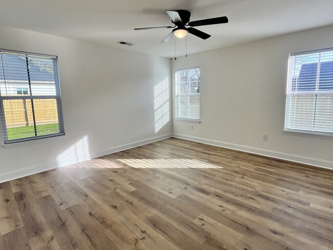 Building Photo - 121 Otis St