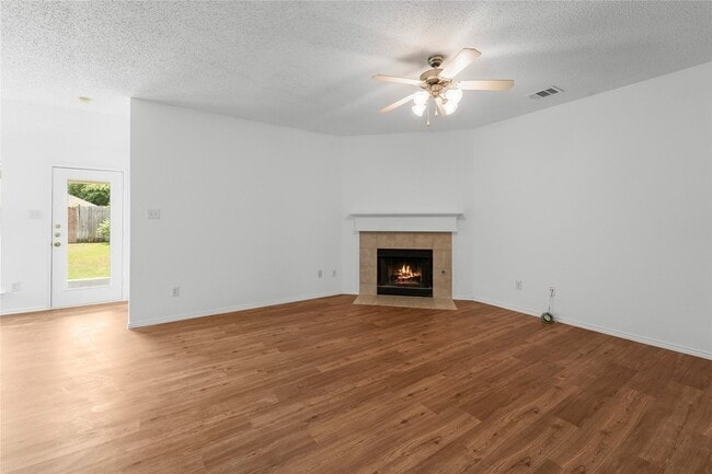 Building Photo - 9825 Tyler Dr
