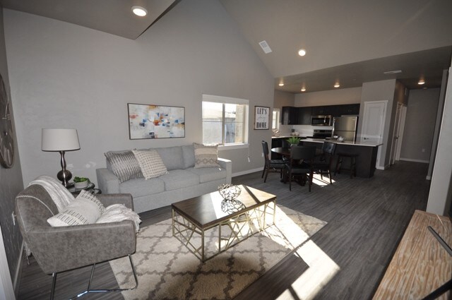 Building Photo - 3805 E Copper Point Dr