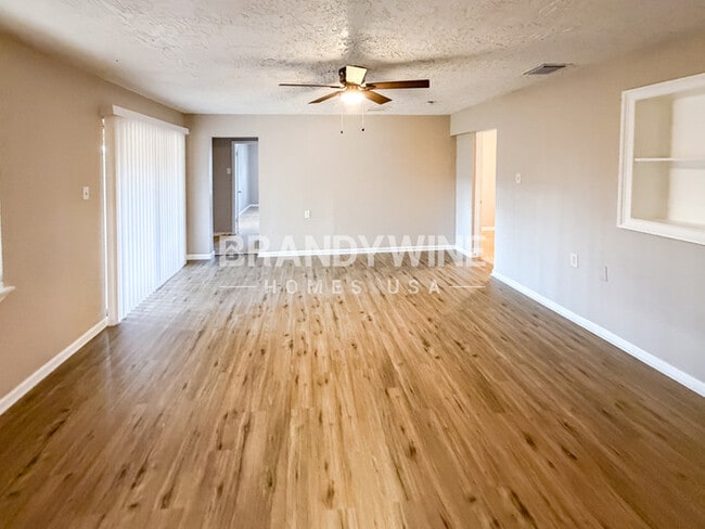 Foto del edificio - 4230 Tom Skinner Way