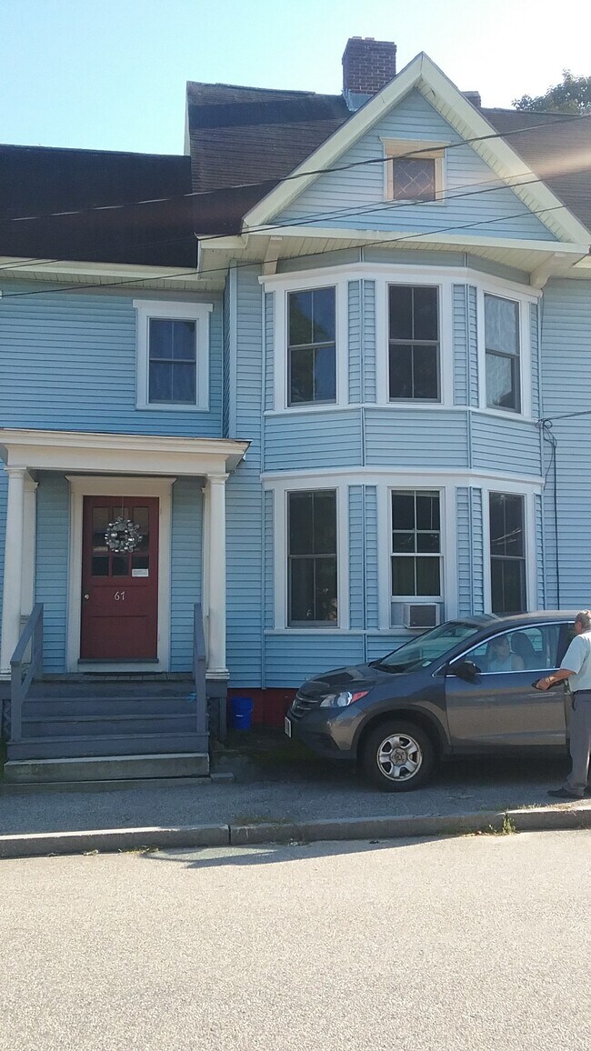 Building Photo - 67 Thorndike St