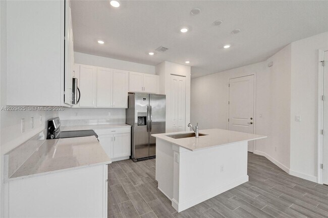 Foto del edificio - 3777 Harborside Ave