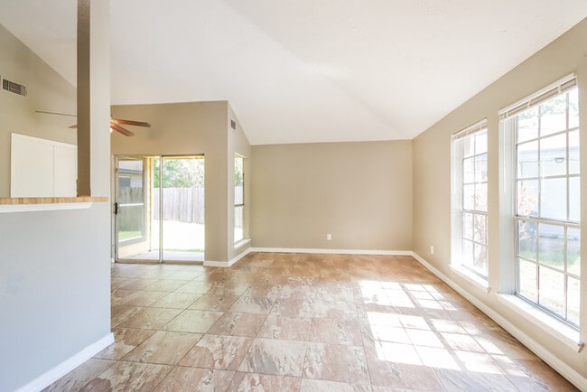 Building Photo - 3117 Oak Rock