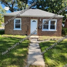 Building Photo - 7405 Chestnut Ave