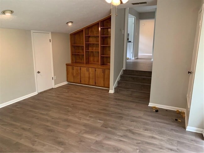 Building Photo - 6604 Vallecito Dr