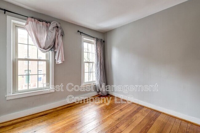 Foto del edificio - 1214 Battery Ave