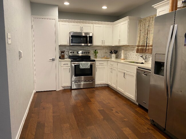 Building Photo - 3617 Westview Ln