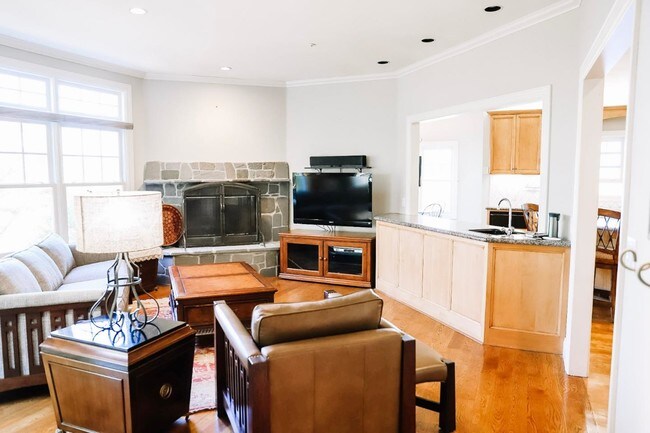 Foto del edificio - 121 Fox Crossing Ct