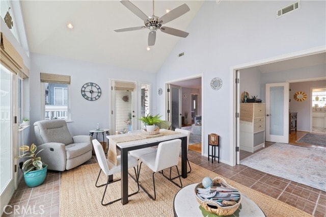 Foto del edificio - 208 W Avenida De Los Lobos Marinos