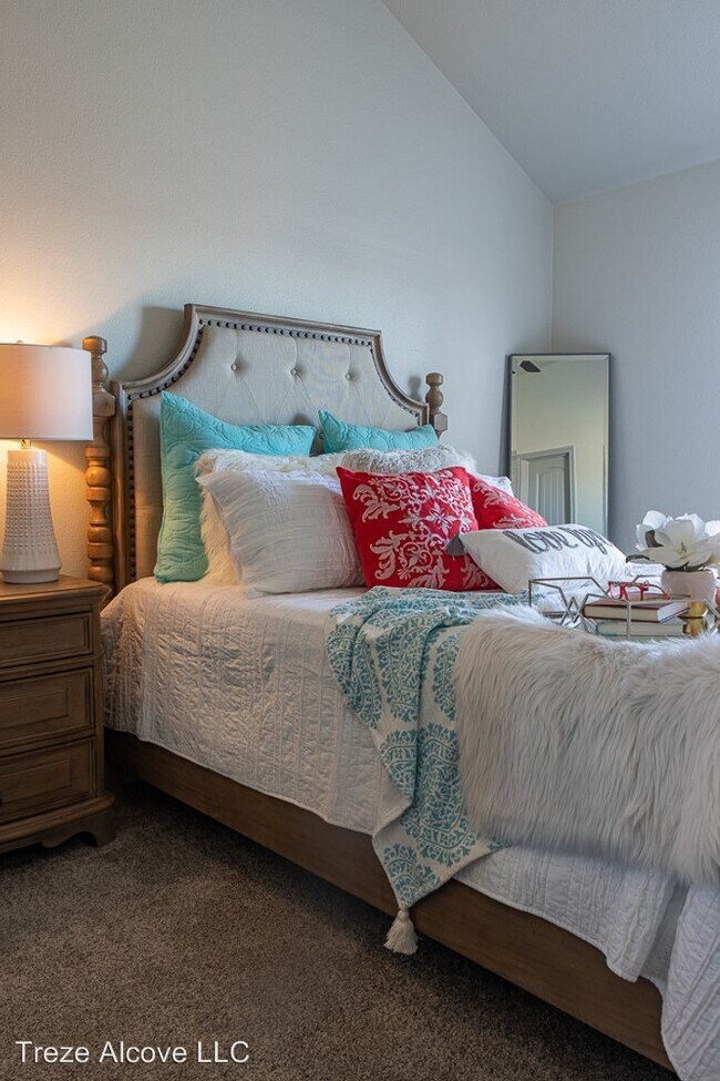 Foto del edificio - 4 br, 2 bath House - 716 Hillshire