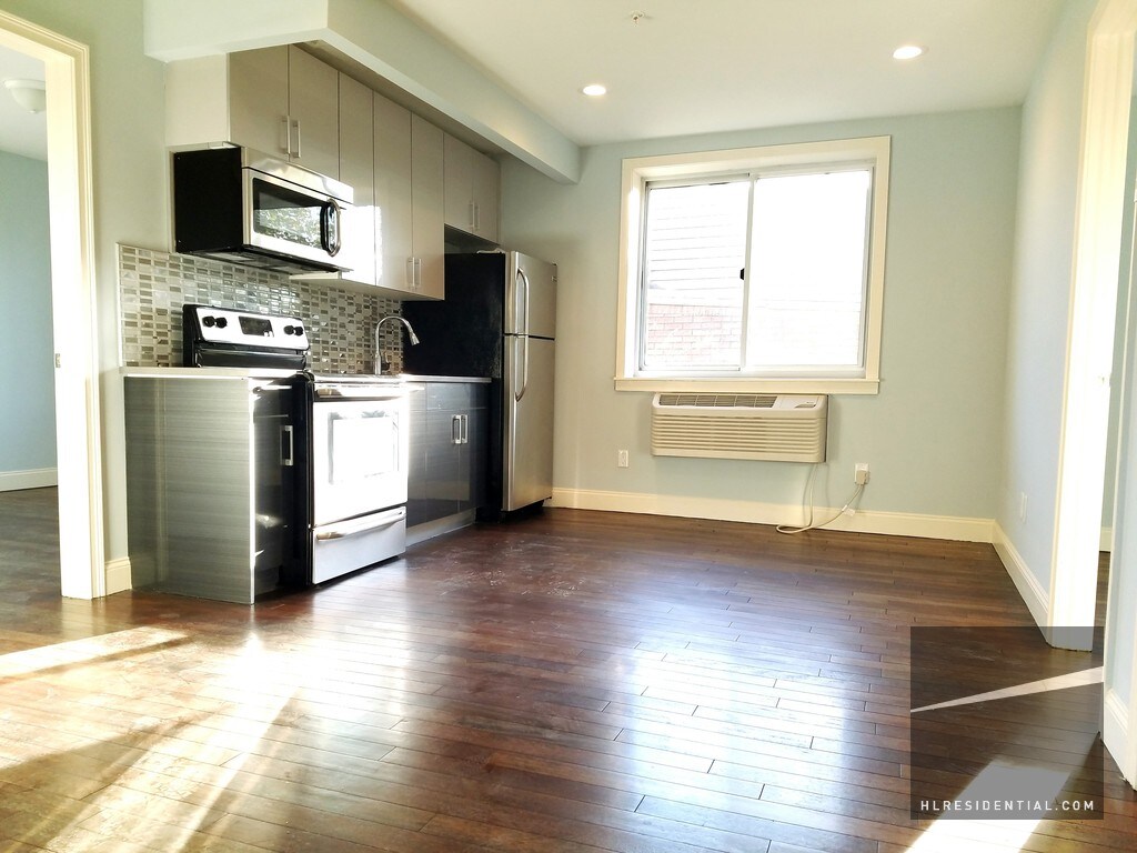 Primary Photo - 3136 47th St