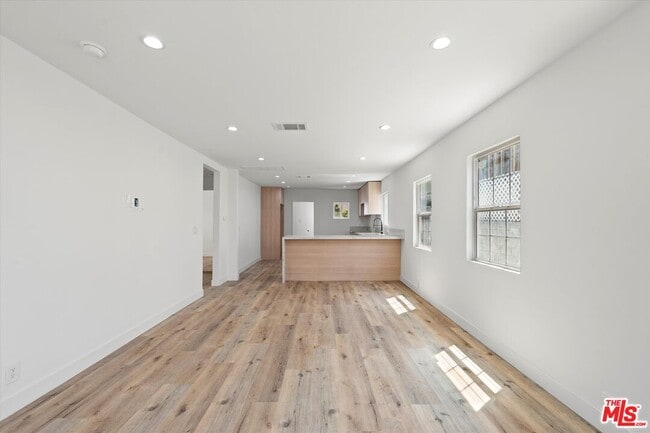 Building Photo - 3748 Veteran Ave