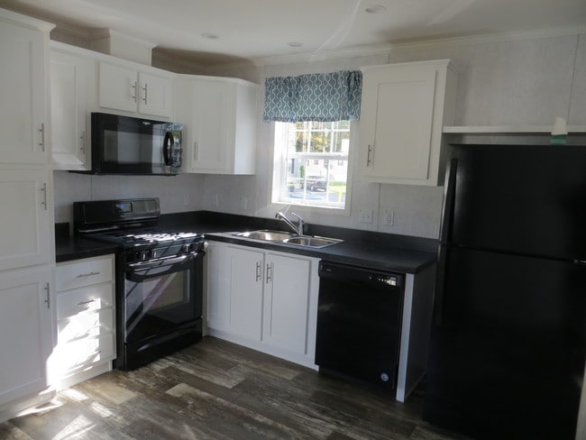 Building Photo - 1618 Saratoga Rd