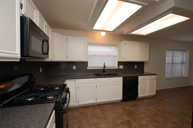 Building Photo - 1201 Gulfton Dr