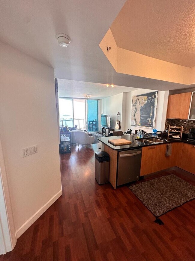 Foto del edificio - 480 NE 30th St