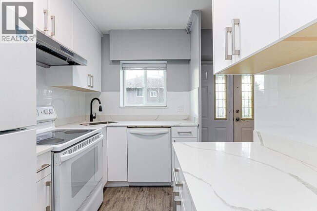 Photo du bâtiment - 811 Duthie Ave