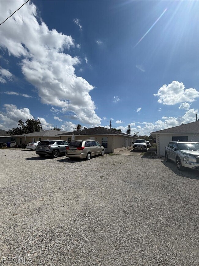 Foto del edificio - 3516 Dora St