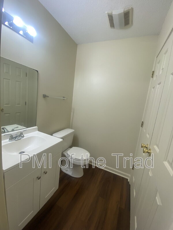 Building Photo - 309 Swing Dairy Rd