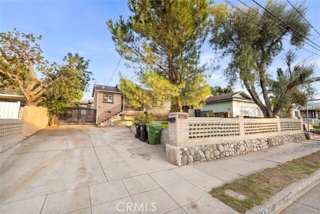 Foto del edificio - 10554 Plainview Ave