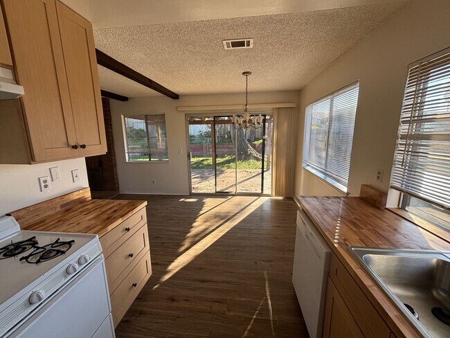 Foto del edificio - 274 Mountain View Dr