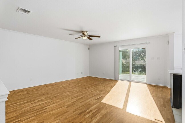 Building Photo - 522 Ashley