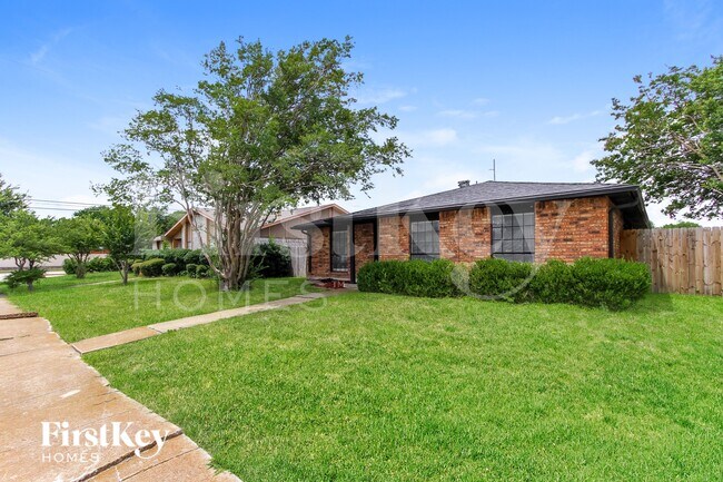 Foto del edificio - 3537 Rockcrest Dr