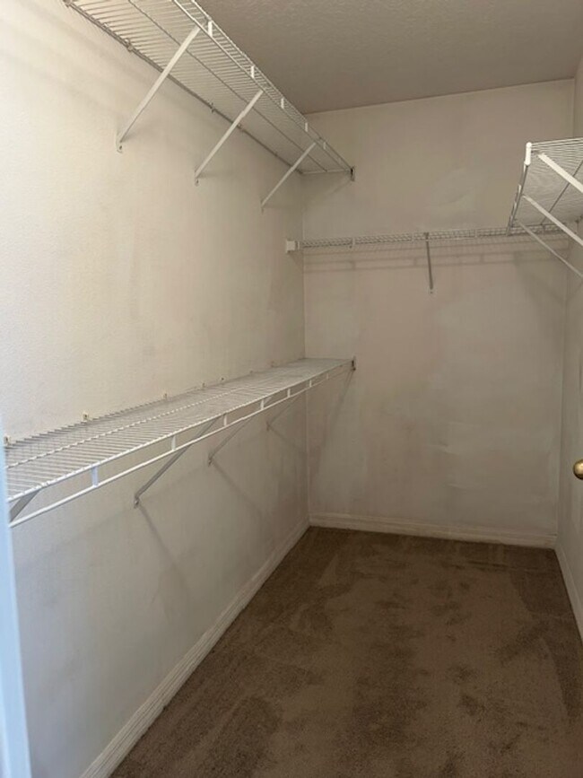 Building Photo - 3 bedroom, 2 bath home