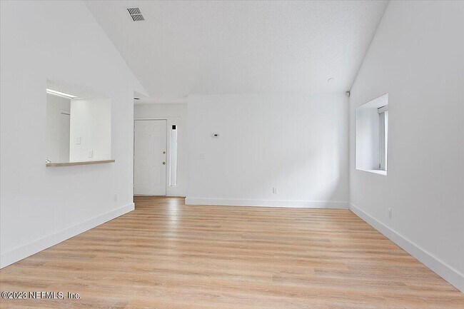 Building Photo - 14329 Coral Reef Dr S
