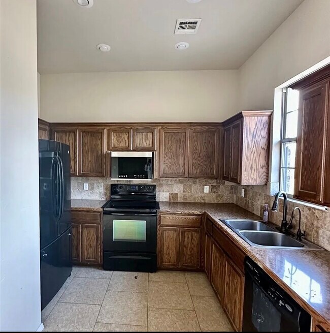 Foto del edificio - 14119 County Rd 3590