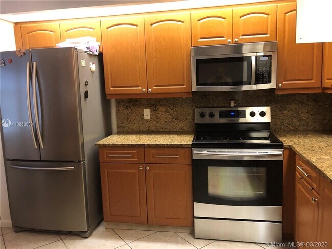 Foto del edificio - 901 SW 128th Ave