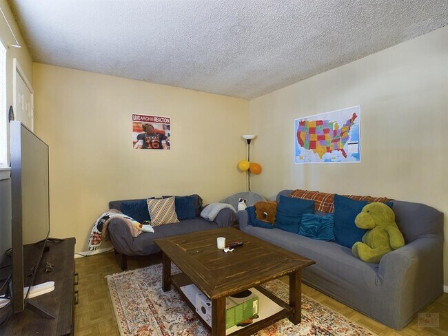 Foto del edificio - 803 W 28th St