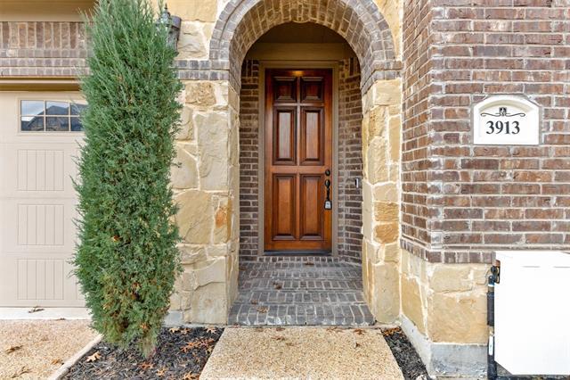 Building Photo - 3913 Gregory Dr