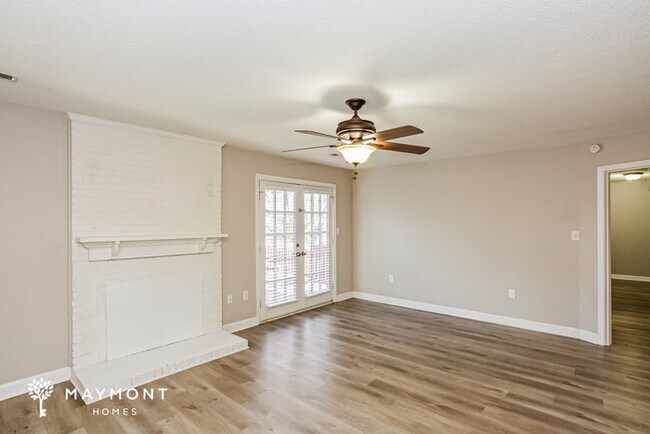 Foto del edificio - 1101 Bloom Wood Ln