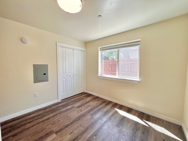 Foto del edificio - CHECK OUT THIS COZY STUDIO APARTMENT NEAR DOWNTOWN SISTERS!