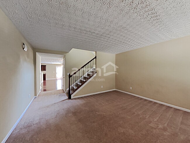 Building Photo - 889 Bramble Way
