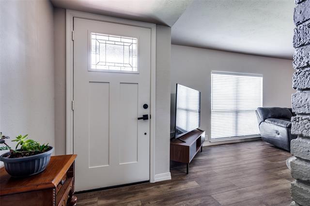 Building Photo - 5096 Thompson Dr