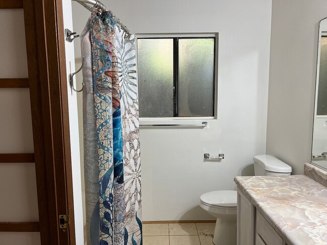 Building Photo - 5008 Mahinahina St