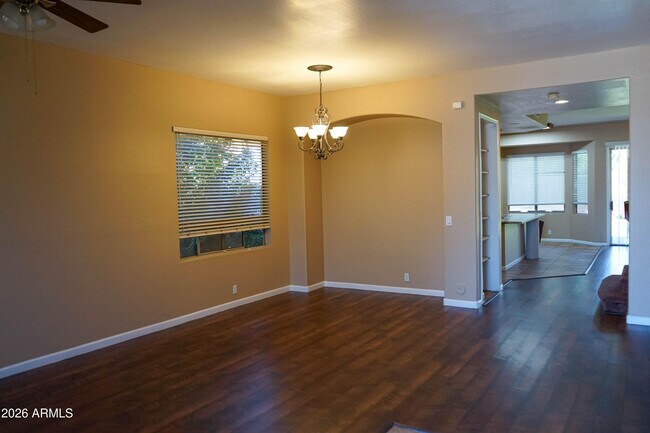 Building Photo - 541 N Danielson Way