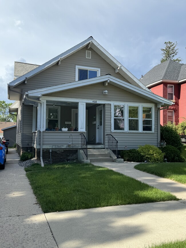 Building Photo - 408 W Wheeler Ave