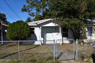Building Photo - 3722 Burnham Way