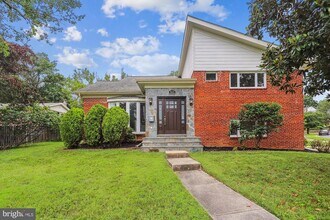 Building Photo - 9915 Ashburton Ln