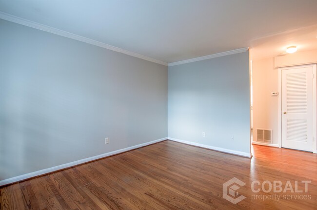 Foto del edificio - 3607 Roxboro Rd