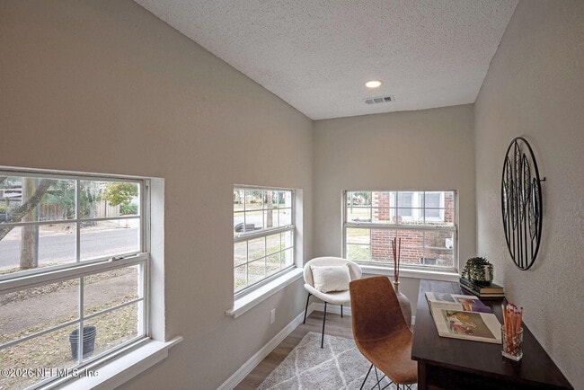 Foto del edificio - 325 Alder St