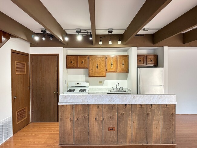 Building Photo - 709 Kenneth Cir