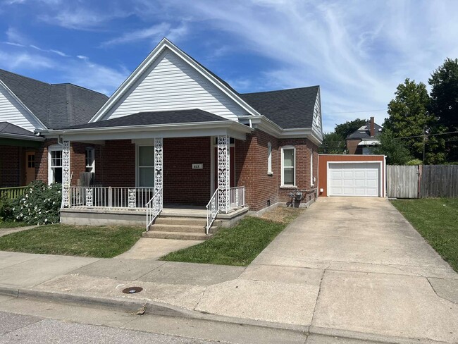 Street View - 617 School St