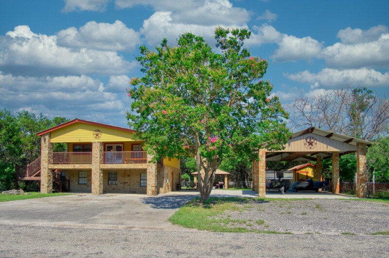 2481 Lakeshore Dr, Canyon Lake, TX 78133 House Rental in Canyon Lake