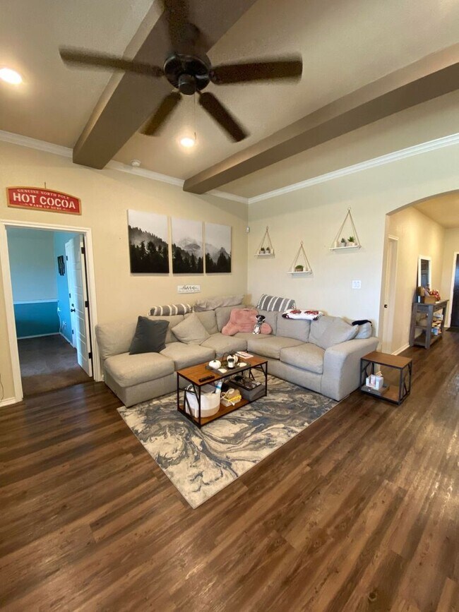 Foto del edificio - Beautiful 3 bed 2 bath home coming soon!!
