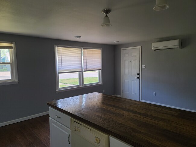 Foto del edificio - 1509 W Worley St