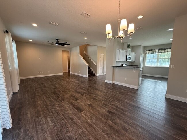 Foto del edificio - Beautiful 4 Bedroom, 2.5 Bath 2 Story Home Available in Hunter's Ridge